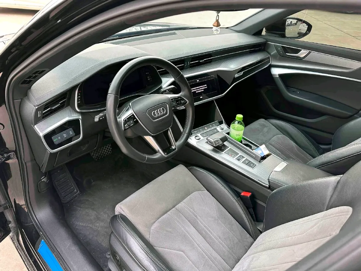 2022 Audi A6L 2.0T 224HP L4 7DCT,autocango,china used car exporter,china ev exporter,chinese used car exporter,chinese used ev exporter