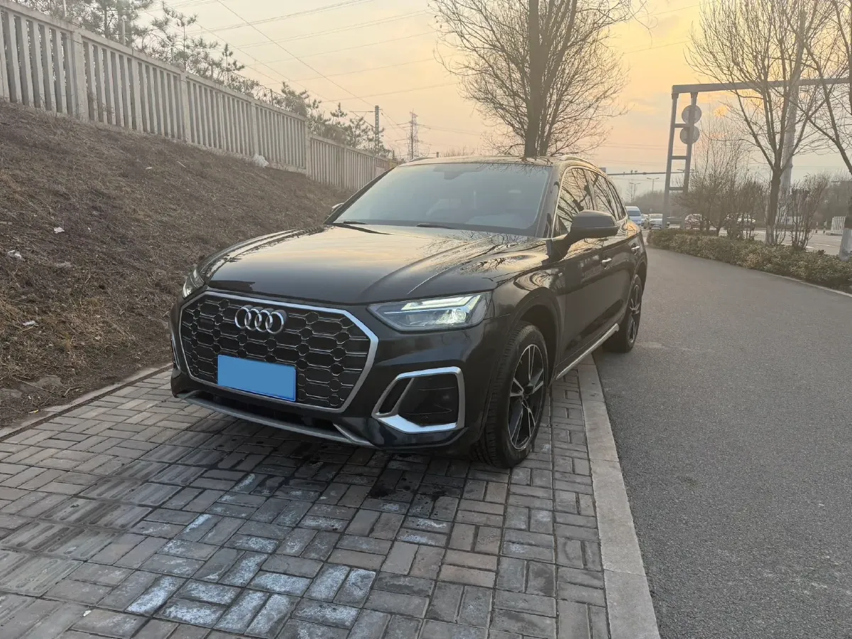 2022 Audi Q5L 2.0T 190HP L4 7DCT,autocango,china used car exporter,china ev exporter,chinese used car exporter,chinese used ev exporter