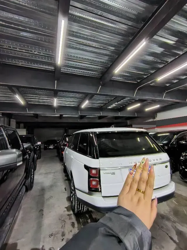 2020 Land Rover Range Rover 3.0T 400HP L6 8AT,autocango,china used car exporter,china ev exporter,chinese used car exporter,chinese used ev exporter