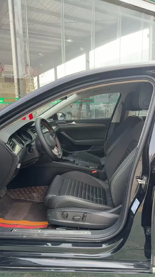 2020 Volkswagen Magotan 2.0T 186HP L4 7DCT,autocango,china used car exporter,china ev exporter,chinese used car exporter,chinese used ev exporter