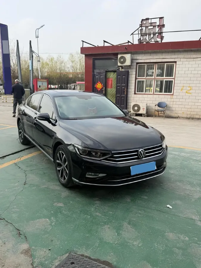 2020 Volkswagen Magotan 2.0T 186HP L4 7DCT,autocango,china used car exporter,china ev exporter,chinese used car exporter,chinese used ev exporter