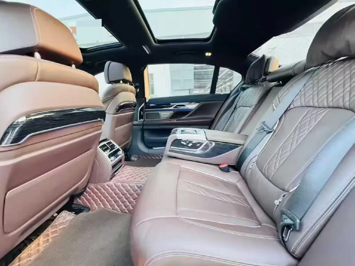 2021 BMW 7 Series 2.0T 265HP L4 8AT,autocango,china used car exporter,china ev exporter,chinese used car exporter,chinese used ev exporter