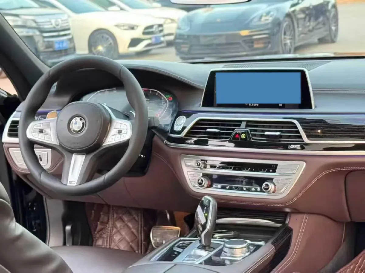 2021 BMW 7 Series 2.0T 265HP L4 8AT,autocango,china used car exporter,china ev exporter,chinese used car exporter,chinese used ev exporter