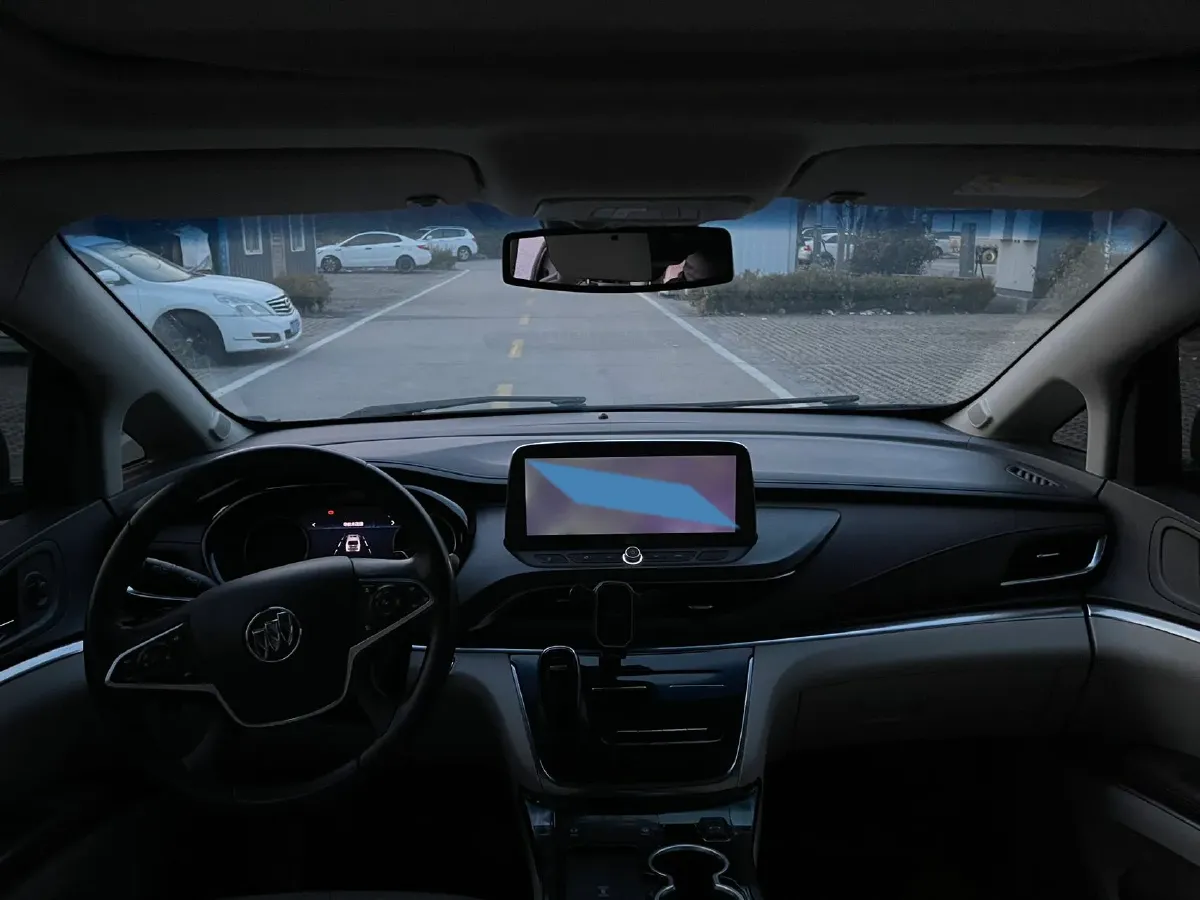 2022 Buick GL8 2.0T 237HP L4 9AT,autocango,china used car exporter,china ev exporter,chinese used car exporter,chinese used ev exporter