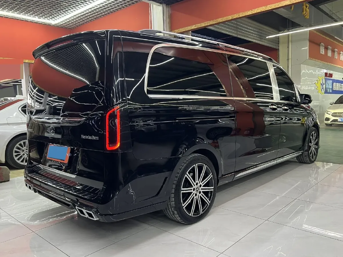 2022 Mercedes-Benz V Class 2.0T 211HP L4 9AT,autocango,china used car exporter,china ev exporter,chinese used car exporter,chinese used ev exporter