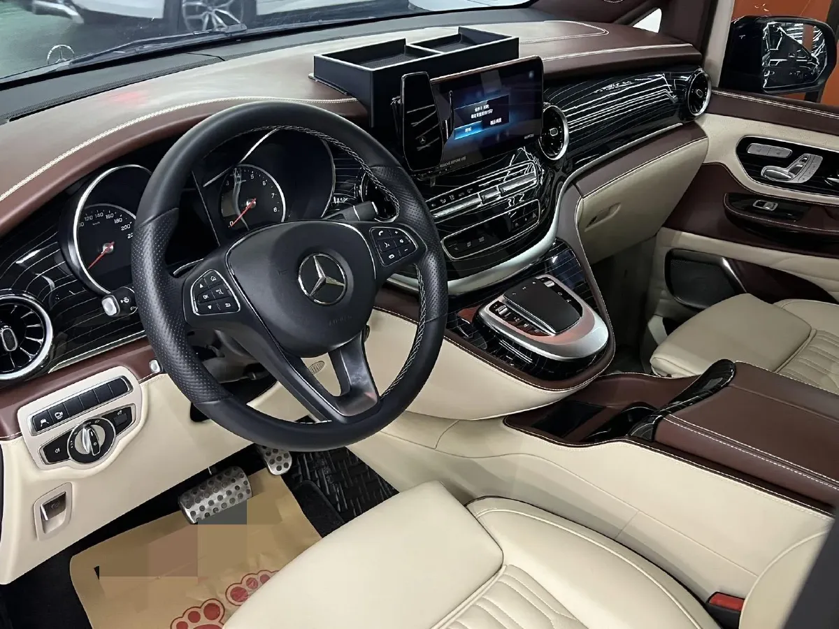 2022 Mercedes-Benz V Class 2.0T 211HP L4 9AT,autocango,china used car exporter,china ev exporter,chinese used car exporter,chinese used ev exporter