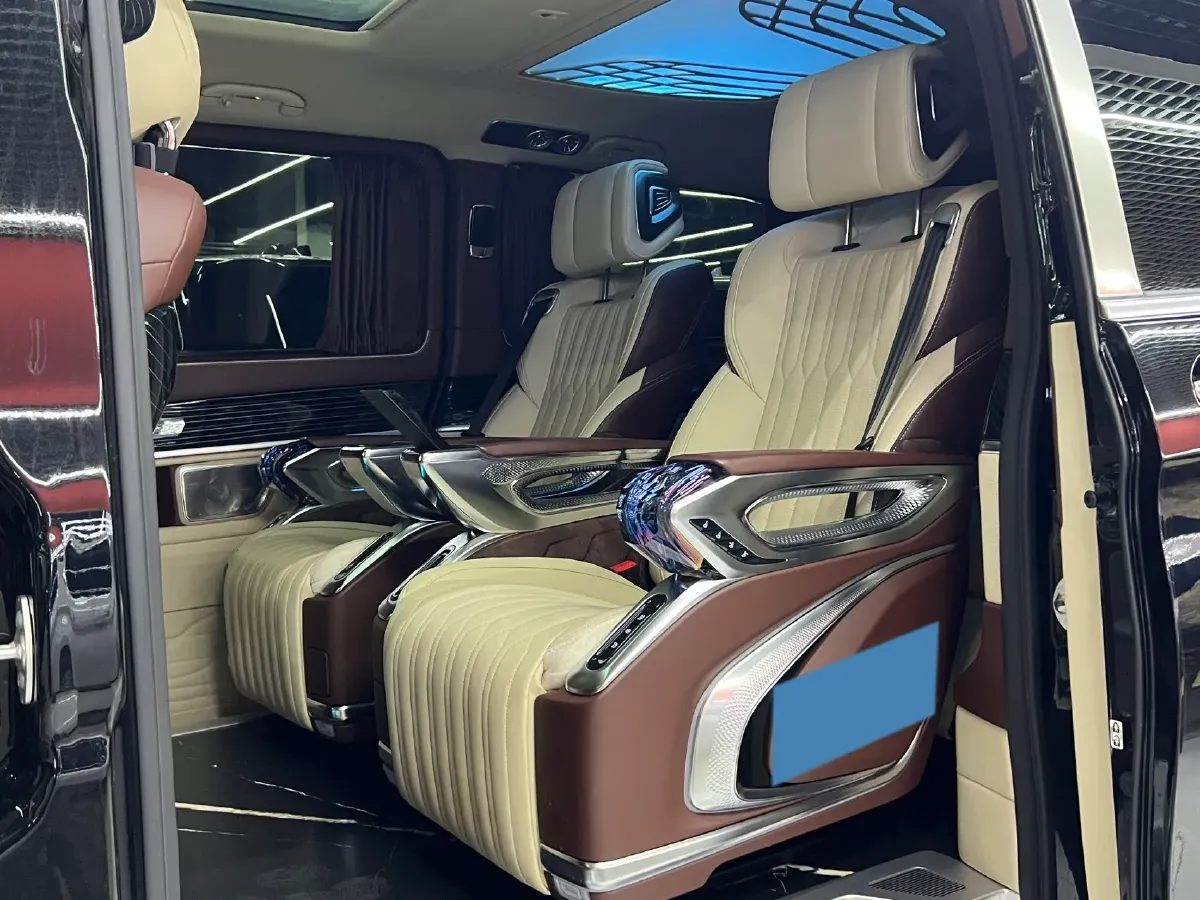 2022 Mercedes-Benz V Class 2.0T 211HP L4 9AT,autocango,china used car exporter,china ev exporter,chinese used car exporter,chinese used ev exporter