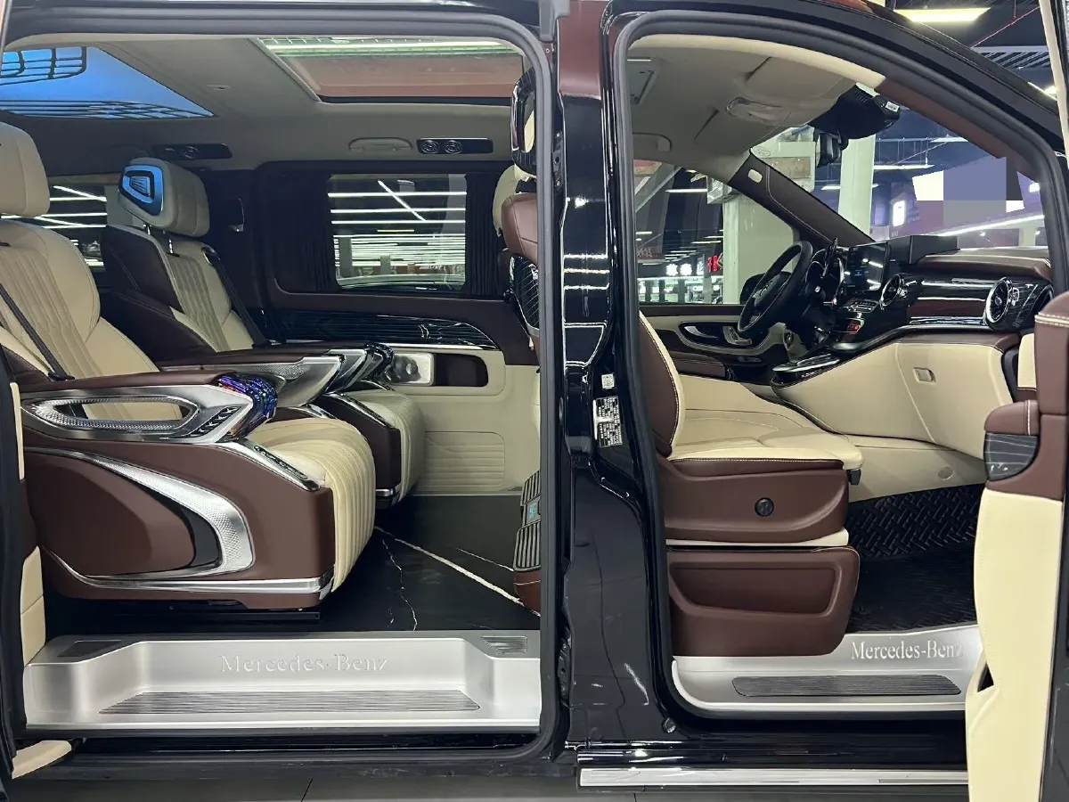 2022 Mercedes-Benz V Class 2.0T 211HP L4 9AT,autocango,china used car exporter,china ev exporter,chinese used car exporter,chinese used ev exporter