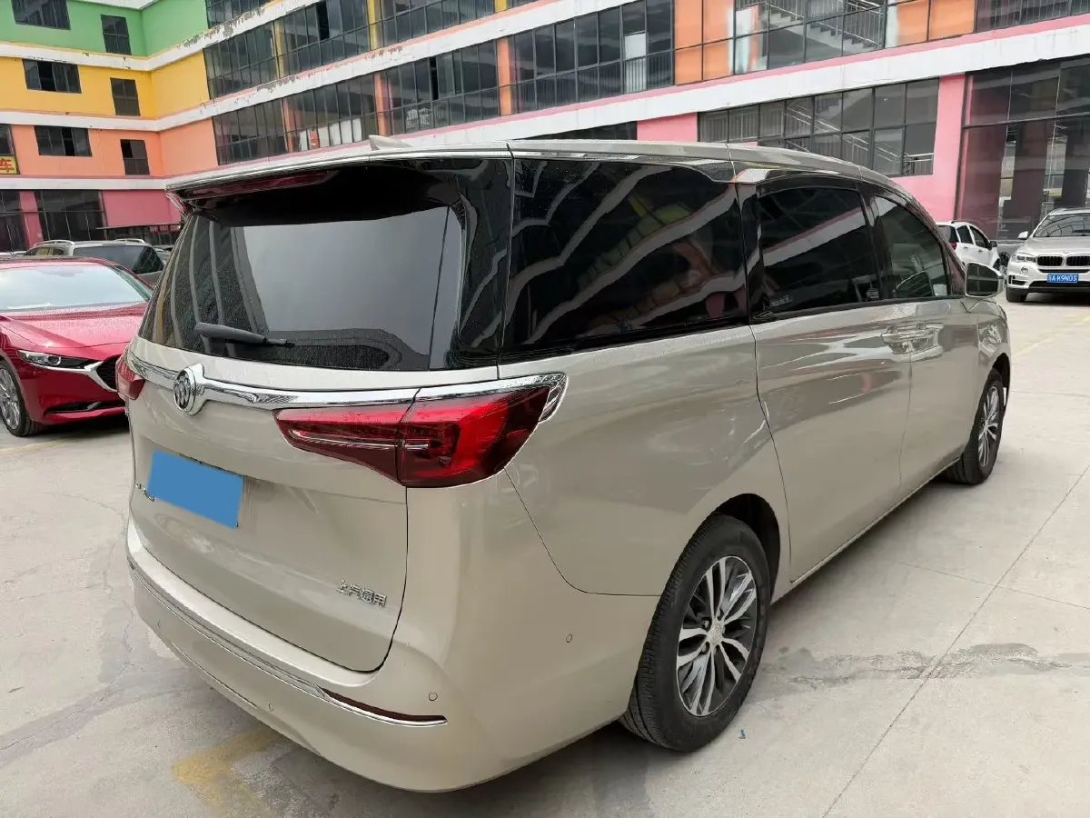 2022 Buick GL8 2.0T 237HP L4 9AT,autocango,china used car exporter,china ev exporter,chinese used car exporter,chinese used ev exporter