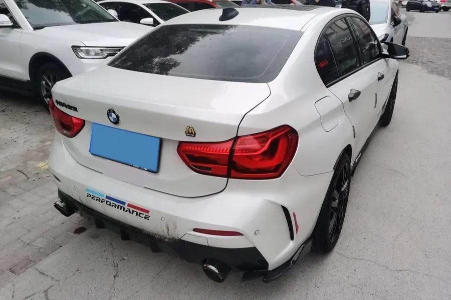 2021 BMW 1 Series 2.0T 192HP L4 7DCT,autocango,china used car exporter,china ev exporter,chinese used car exporter,chinese used ev exporter