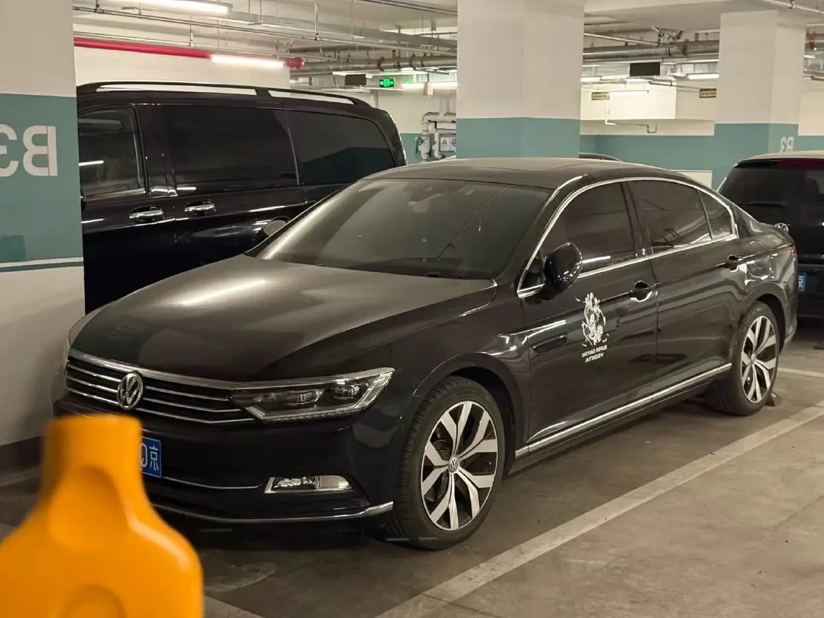 2019 Volkswagen Magotan 2.0T 186HP L4 7DCT,autocango,china used car exporter,china ev exporter,chinese used car exporter,chinese used ev exporter