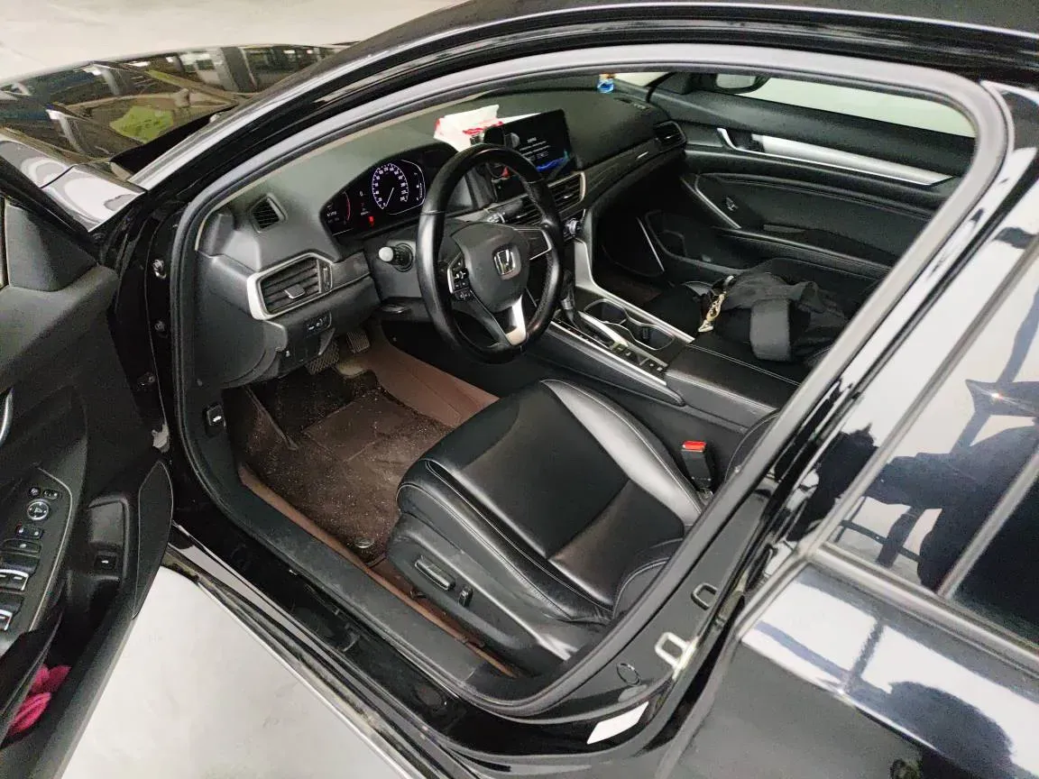 2022 Honda Accord 1.5T 194HP L4 CVT,autocango,china used car exporter,china ev exporter,chinese used car exporter,chinese used ev exporter