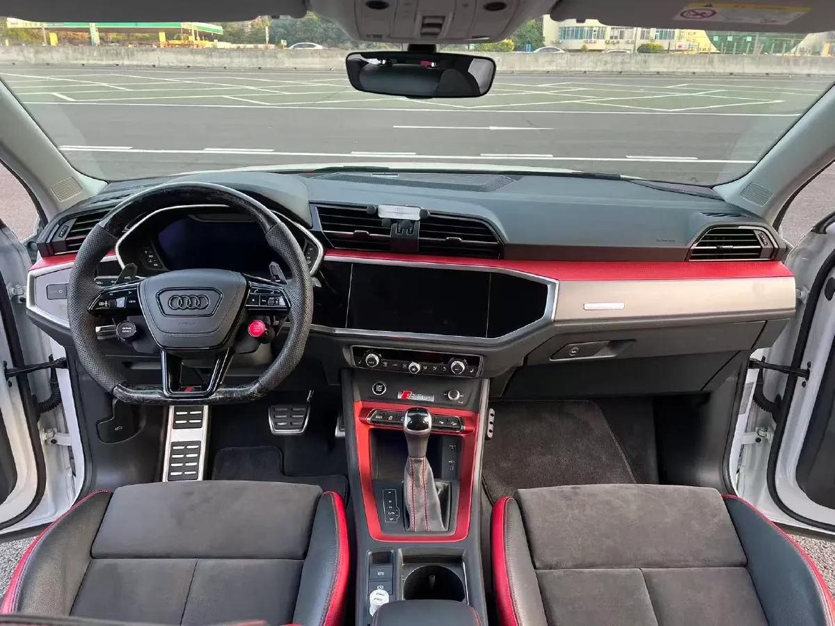 2021 Audi Q3 2.0T 220HP L4 7DCT,autocango,china used car exporter,china ev exporter,chinese used car exporter,chinese used ev exporter