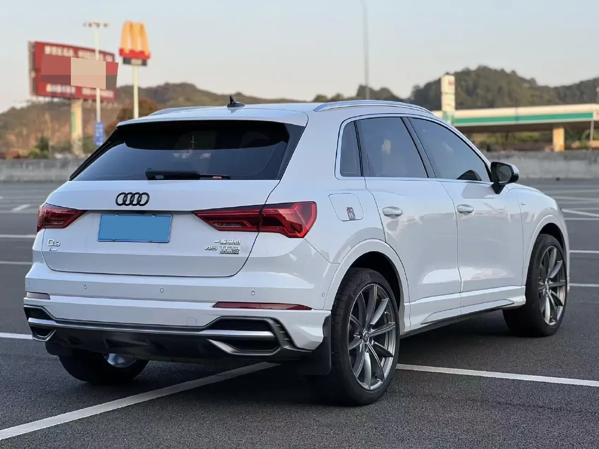 2021 Audi Q3 2.0T 220HP L4 7DCT,autocango,china used car exporter,china ev exporter,chinese used car exporter,chinese used ev exporter