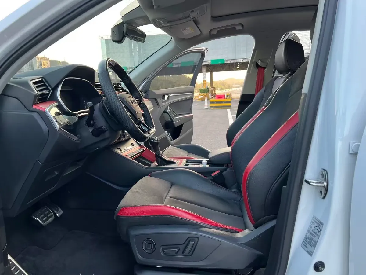 2021 Audi Q3 2.0T 220HP L4 7DCT,autocango,china used car exporter,china ev exporter,chinese used car exporter,chinese used ev exporter