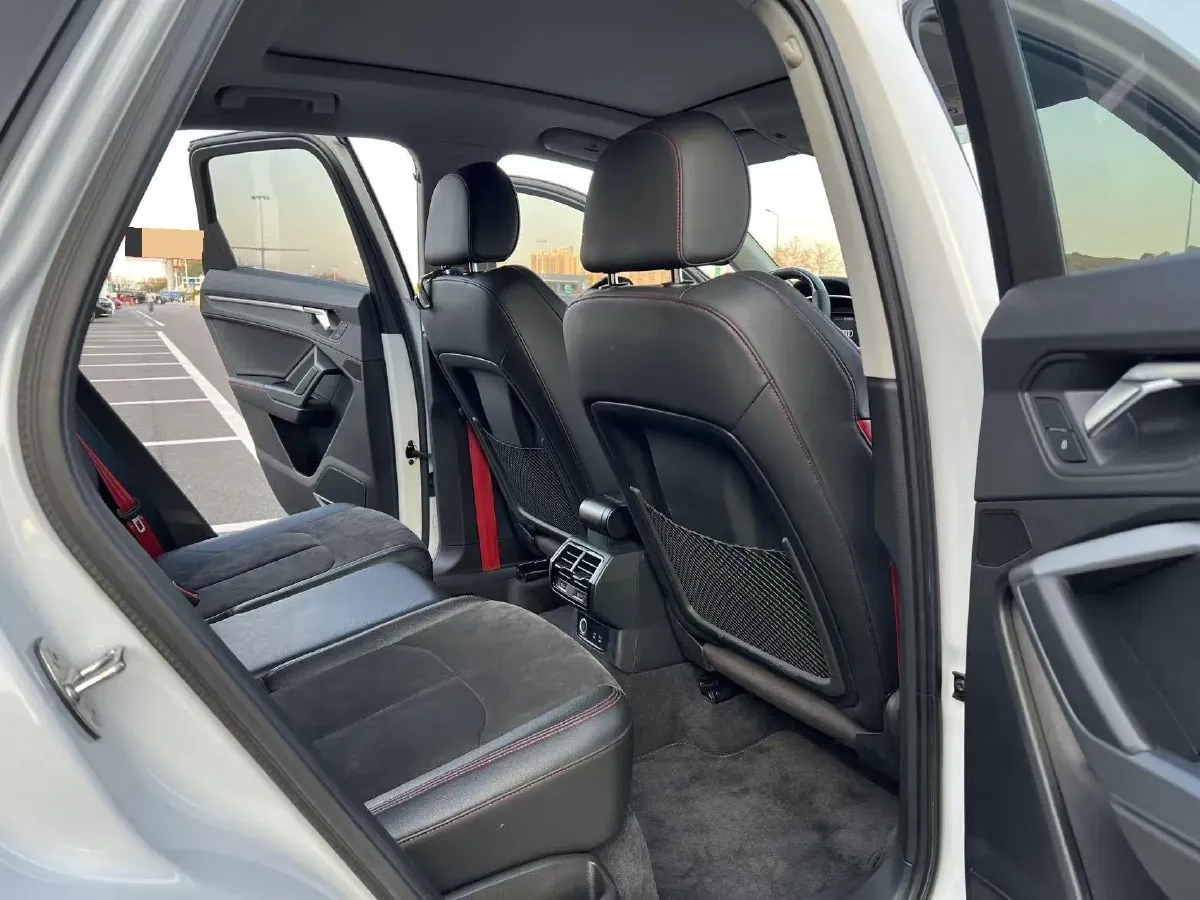 2021 Audi Q3 2.0T 220HP L4 7DCT,autocango,china used car exporter,china ev exporter,chinese used car exporter,chinese used ev exporter