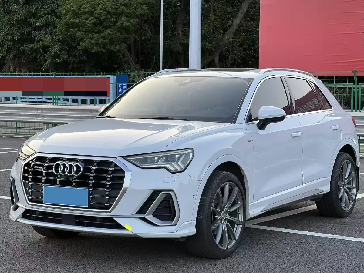 2021 Audi Q3 2.0T 220HP L4 7DCT,autocango,china used car exporter,china ev exporter,chinese used car exporter,chinese used ev exporter
