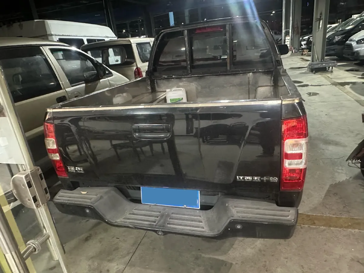 2020 JMC BaoDian 2.5T 140HP L4 5MT,autocango,china used car exporter,china ev exporter,chinese used car exporter,chinese used ev exporter