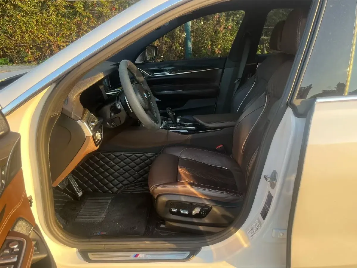 2020 BMW 6 Series GT 2.0T 258HP L4 8AT,autocango,china used car exporter,china ev exporter,chinese used car exporter,chinese used ev exporter