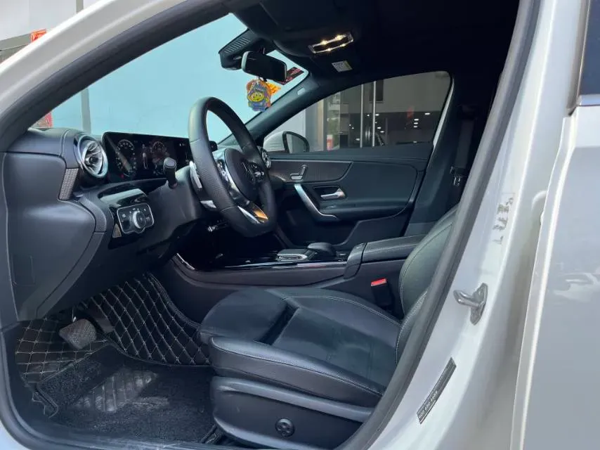 2023 Mercedes-Benz A Class 1.3T 163HP L4 7DCT,autocango,china used car exporter,china ev exporter,chinese used car exporter,chinese used ev exporter