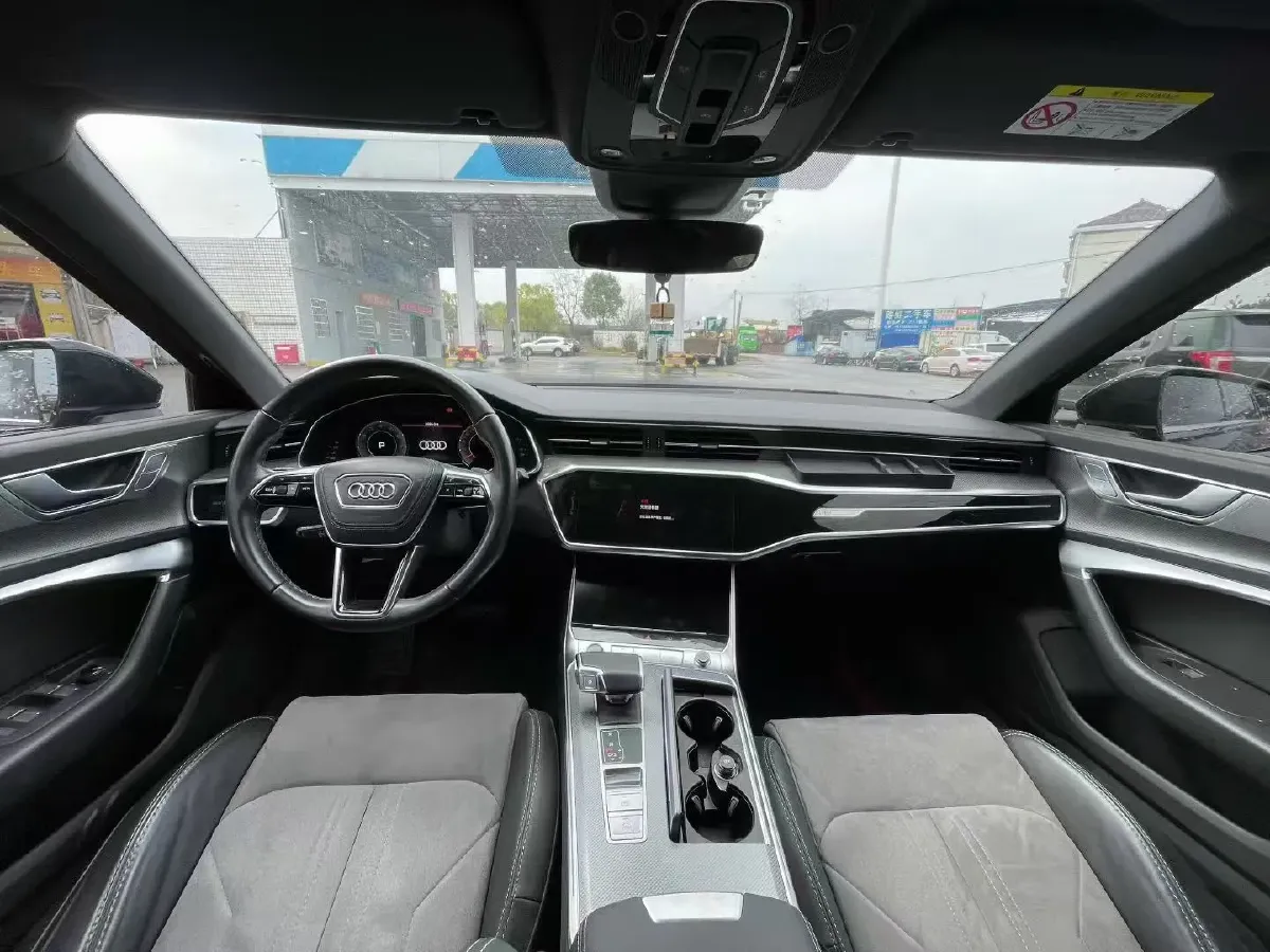 2023 Audi A6L 2.0T 190HP L4 7DCT,autocango,china used car exporter,china ev exporter,chinese used car exporter,chinese used ev exporter