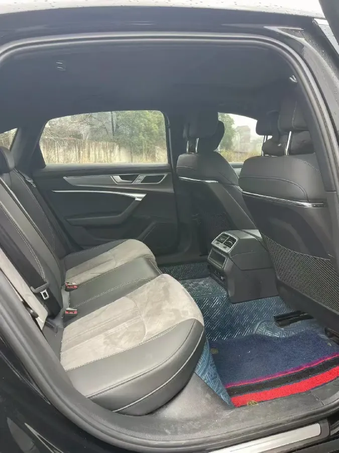 2023 Audi A6L 2.0T 190HP L4 7DCT,autocango,china used car exporter,china ev exporter,chinese used car exporter,chinese used ev exporter