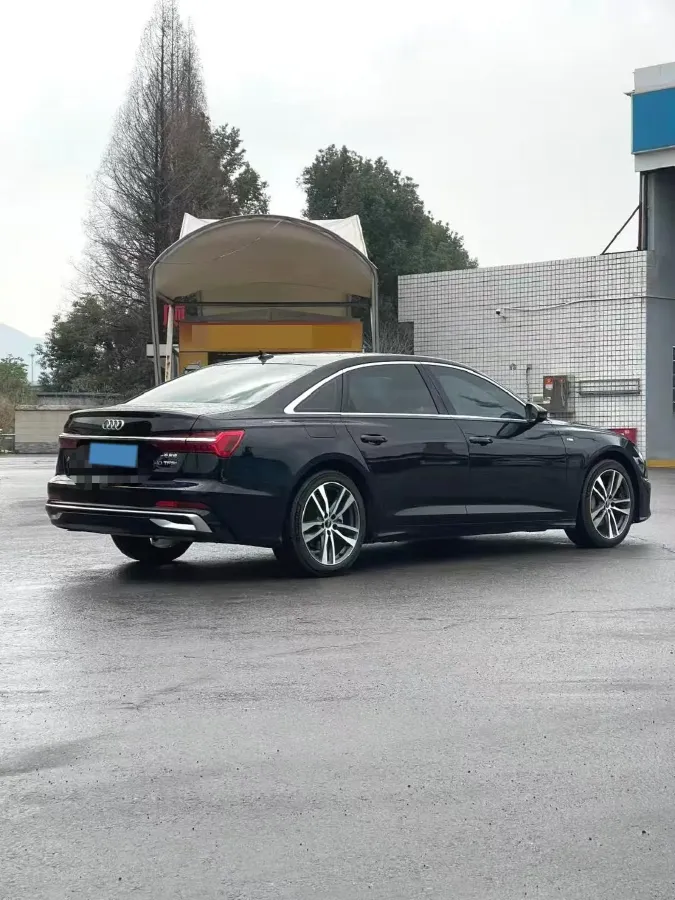 2023 Audi A6L 2.0T 190HP L4 7DCT,autocango,china used car exporter,china ev exporter,chinese used car exporter,chinese used ev exporter