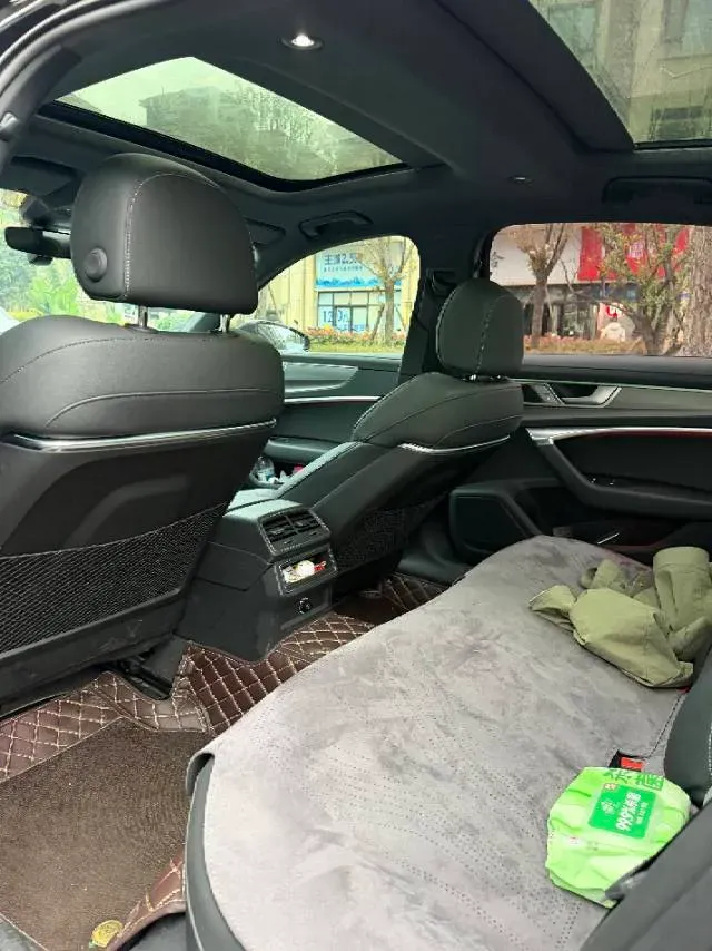 2021 Audi A6L 2.0T 190HP L4 7DCT,autocango,china used car exporter,china ev exporter,chinese used car exporter,chinese used ev exporter