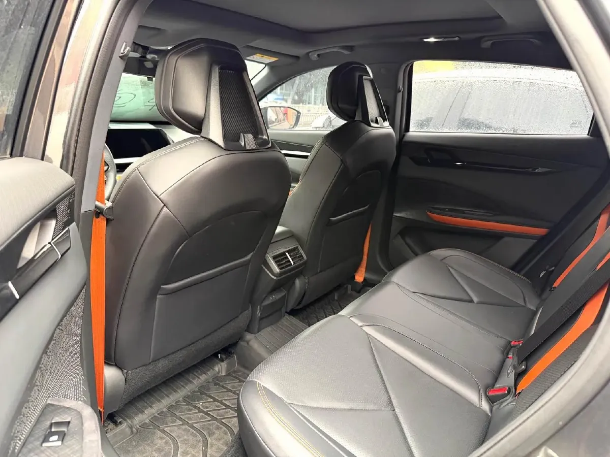 2022 ChangAn UNI-V 1.5T 188HP L4 7DCT,autocango,china used car exporter,china ev exporter,chinese used car exporter,chinese used ev exporter