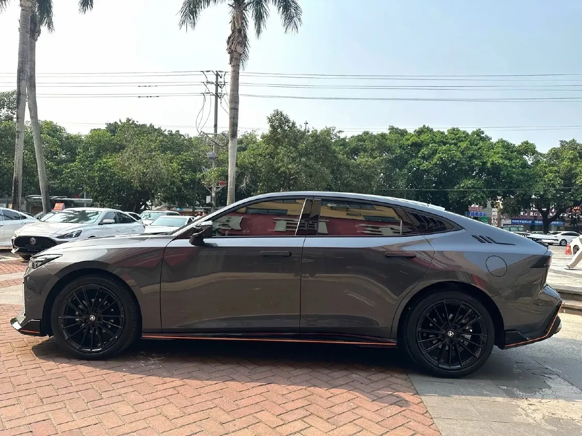 2022 ChangAn UNI-V 1.5T 188HP L4 7DCT,autocango,china used car exporter,china ev exporter,chinese used car exporter,chinese used ev exporter