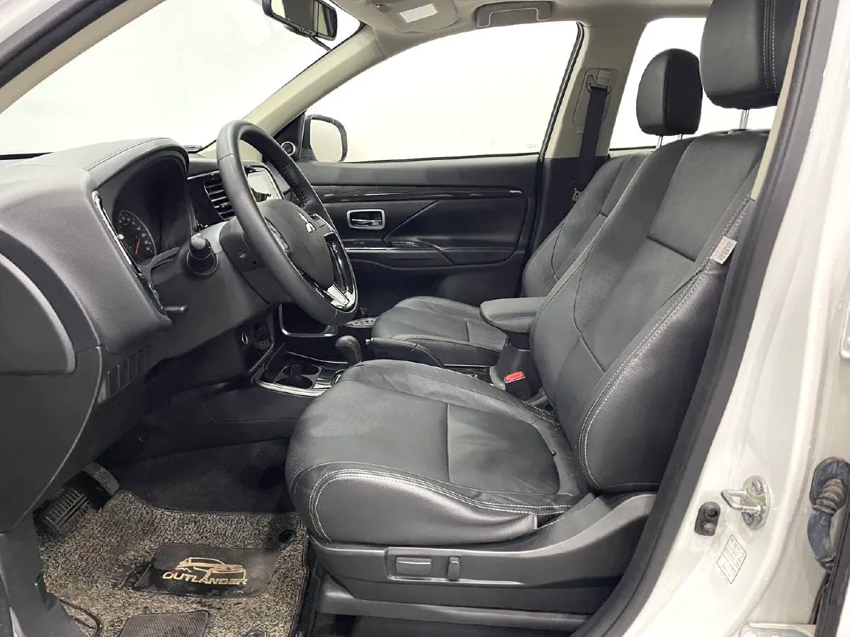 2016 Mitsubishi ASX 2.0L 167HP L4 CVT,autocango,china used car exporter,china ev exporter,chinese used car exporter,chinese used ev exporter