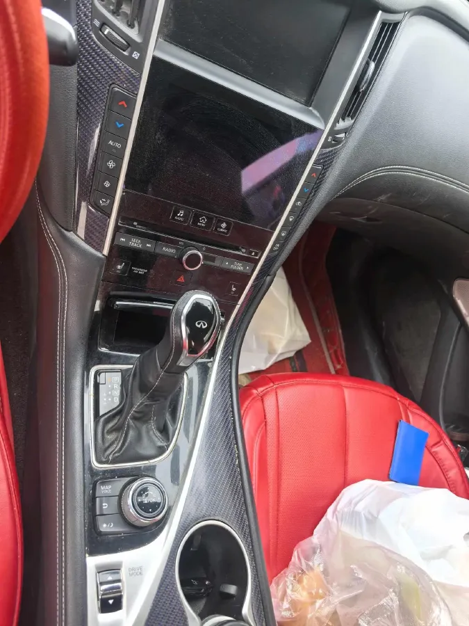 2017 Alfa Romeo Stelvio 2.0T 280HP L4 8AT,autocango,china used car exporter,china ev exporter,chinese used car exporter,chinese used ev exporter