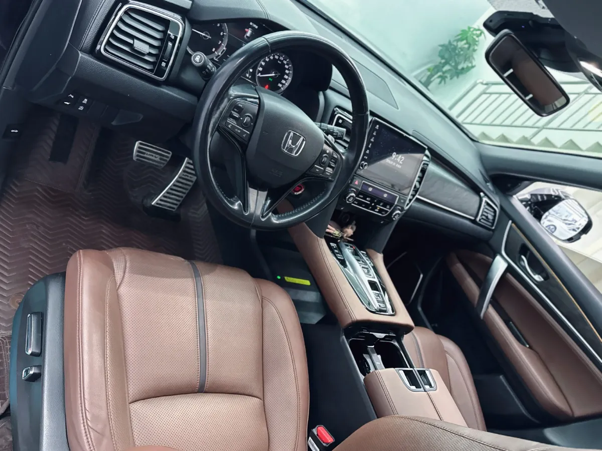 2020 Honda UR-V 2.0T 272HP L4 9AT,autocango,china used car exporter,china ev exporter,chinese used car exporter,chinese used ev exporter