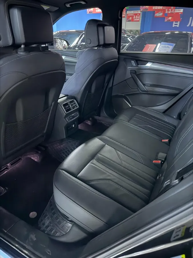 2023 Audi Q5L 2.0T 190HP L4 7DCT,autocango,china used car exporter,china ev exporter,chinese used car exporter,chinese used ev exporter