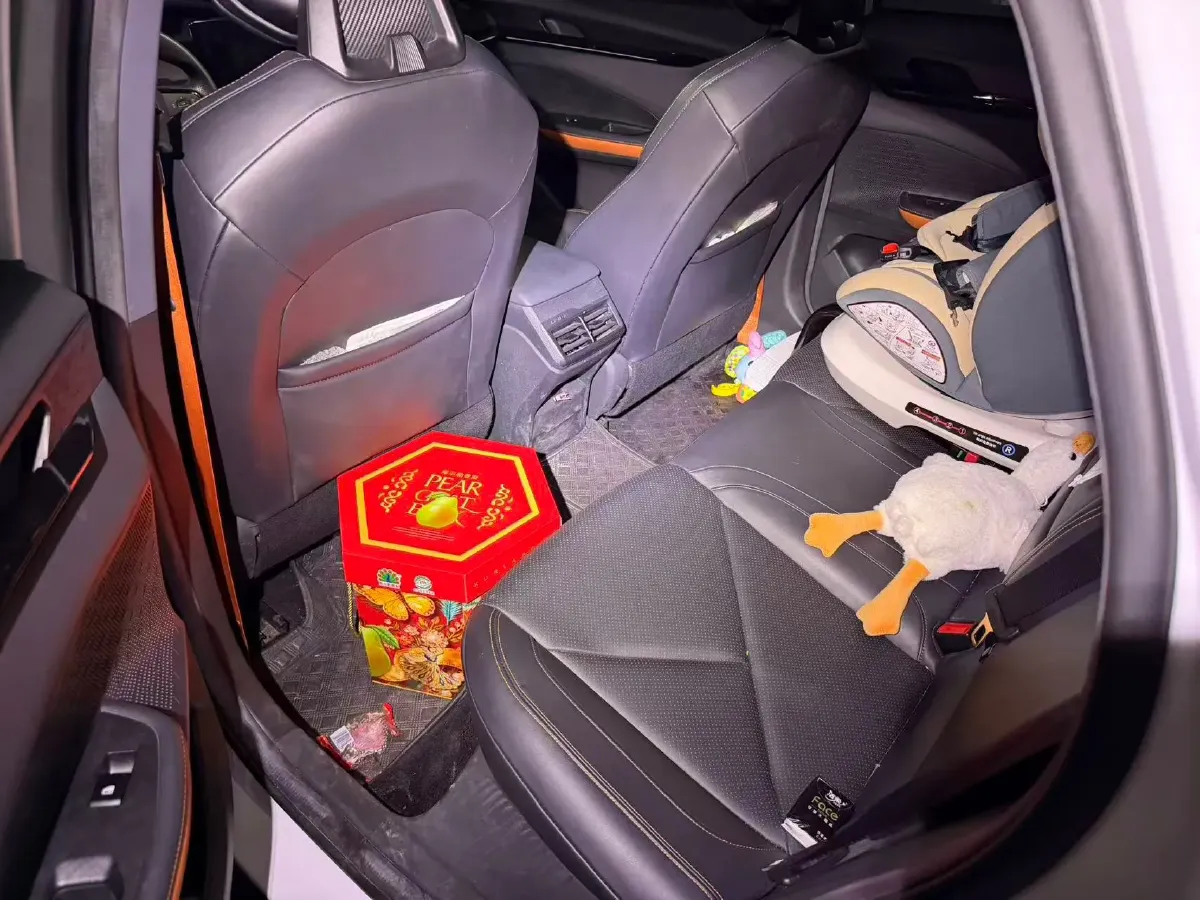 2022 ChangAn UNI-V 1.5T 188HP L4 7DCT,autocango,china used car exporter,china ev exporter,chinese used car exporter,chinese used ev exporter