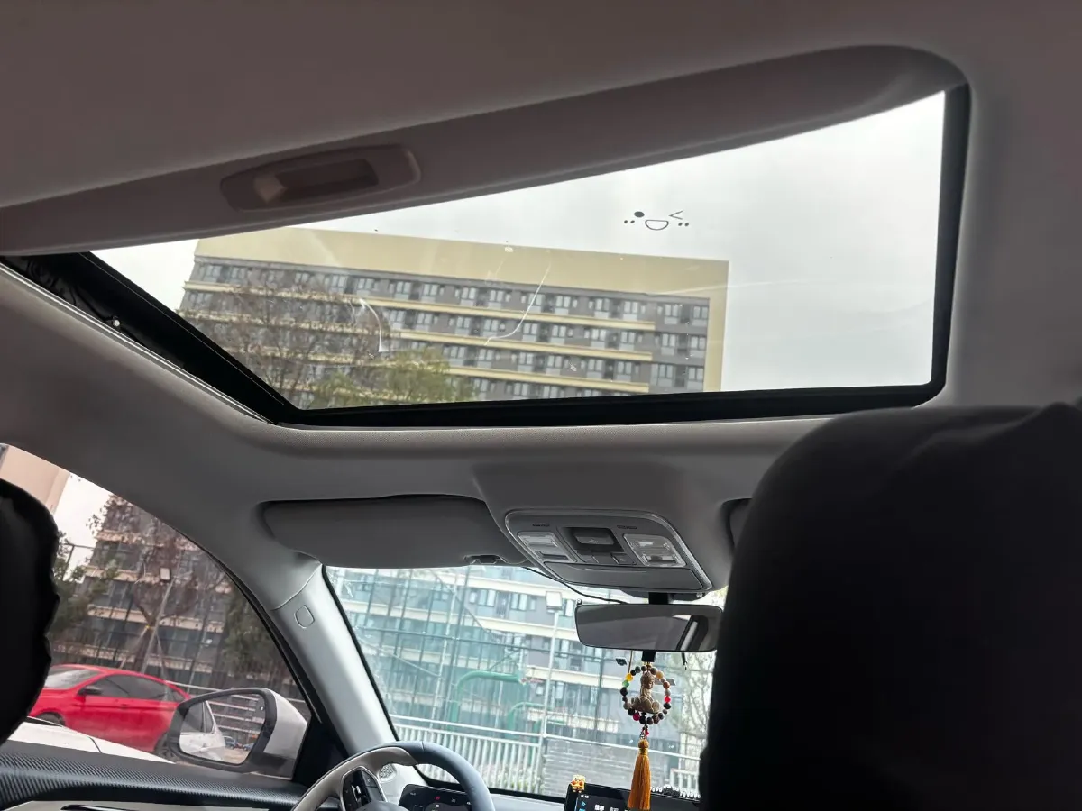 2022 Geely Emgrand L HiP 1.5T 181HP L4 3DHT PHEV 15.5KWH,autocango,china used car exporter,china ev exporter,chinese used car exporter,chinese used ev exporter