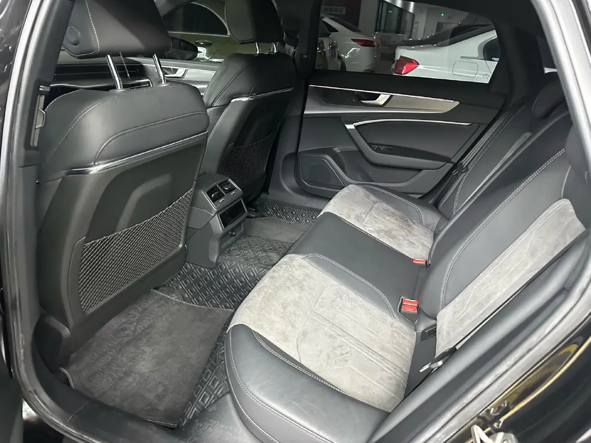 2021 Audi A6L 2.0T 224HP L4 7DCT,autocango,china used car exporter,china ev exporter,chinese used car exporter,chinese used ev exporter