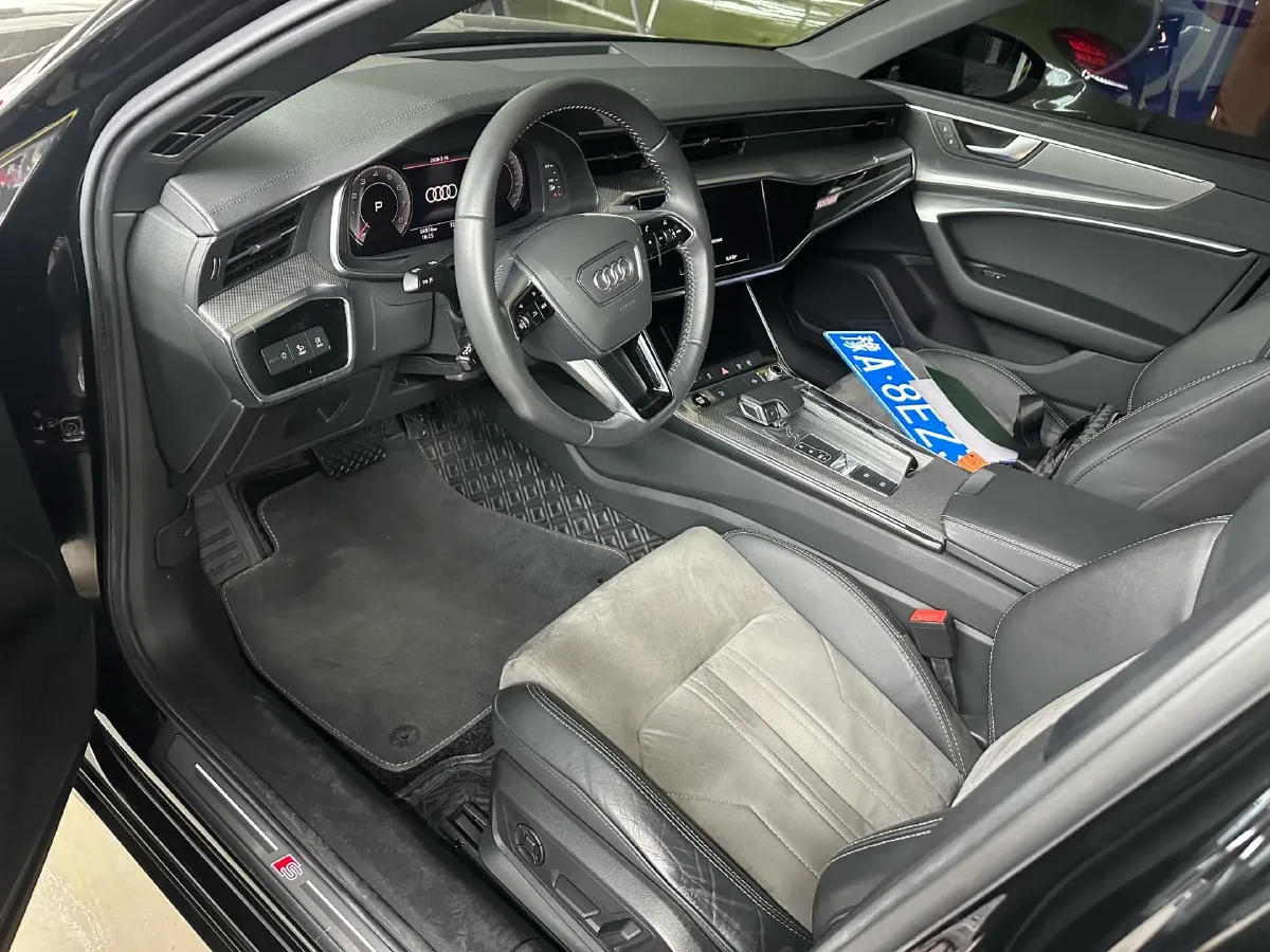 2021 Audi A6L 2.0T 224HP L4 7DCT,autocango,china used car exporter,china ev exporter,chinese used car exporter,chinese used ev exporter