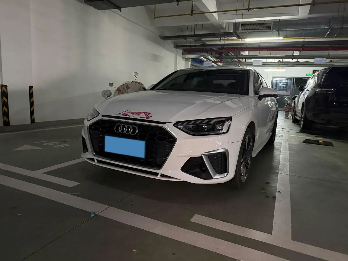 2020 Audi A4L 2.0T 190HP L4 7DCT,autocango,china used car exporter,china ev exporter,chinese used car exporter,chinese used ev exporter