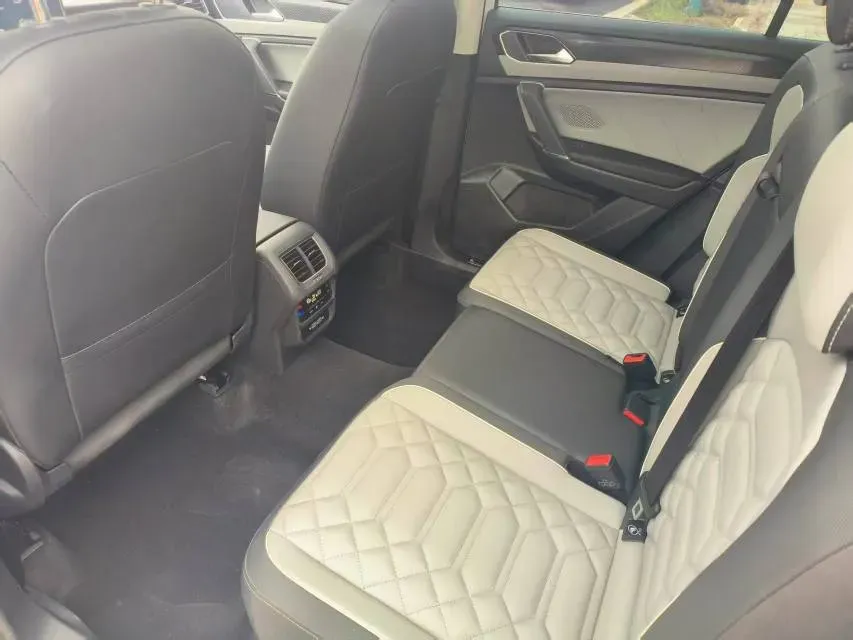 2024 Volkswagen Tayron 2.0T 186HP L4 7DCT,autocango,china used car exporter,china ev exporter,chinese used car exporter,chinese used ev exporter