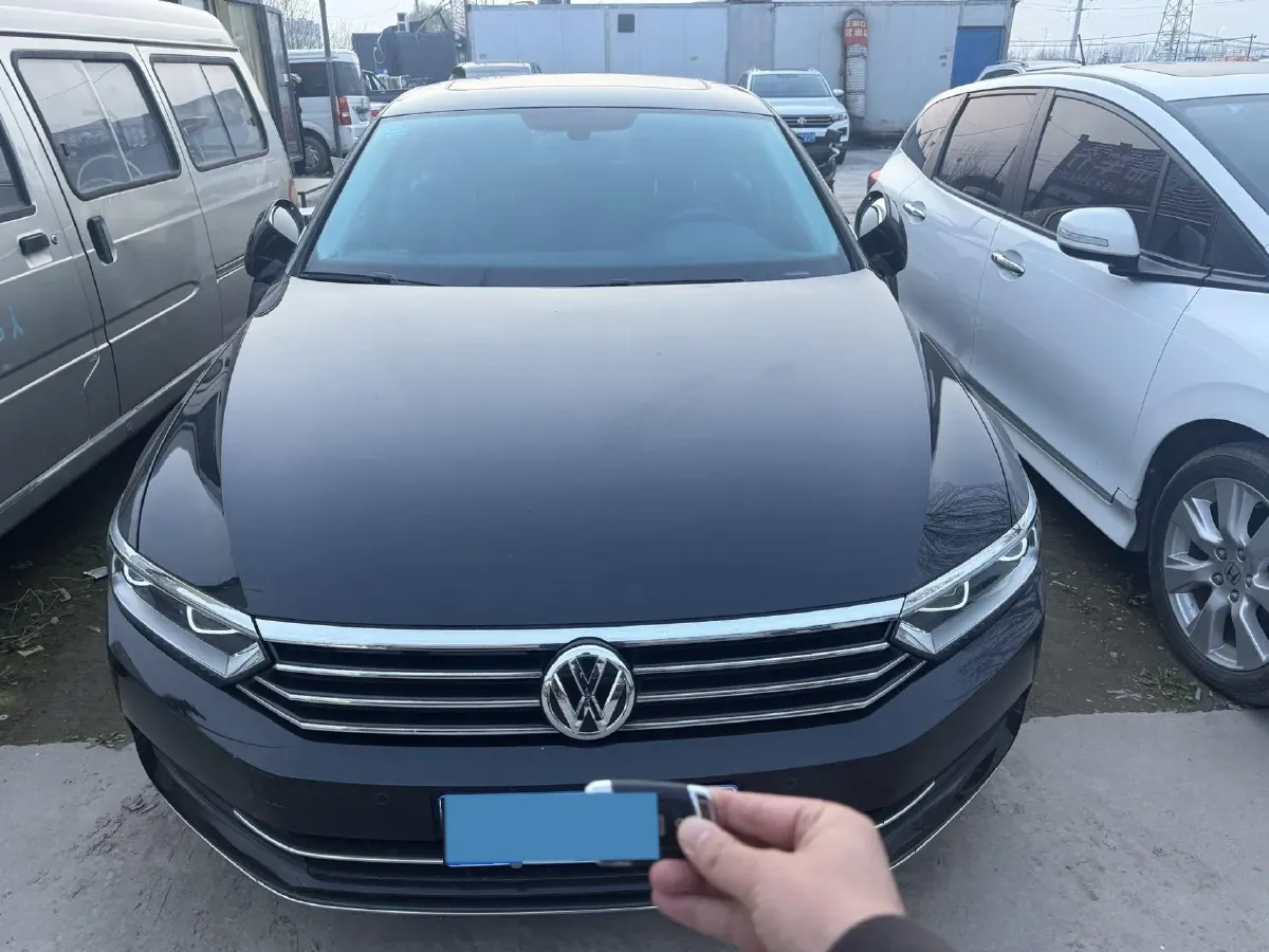 2019 Volkswagen Magotan 2.0T 186HP L4 7DCT,autocango,china used car exporter,china ev exporter,chinese used car exporter,chinese used ev exporter