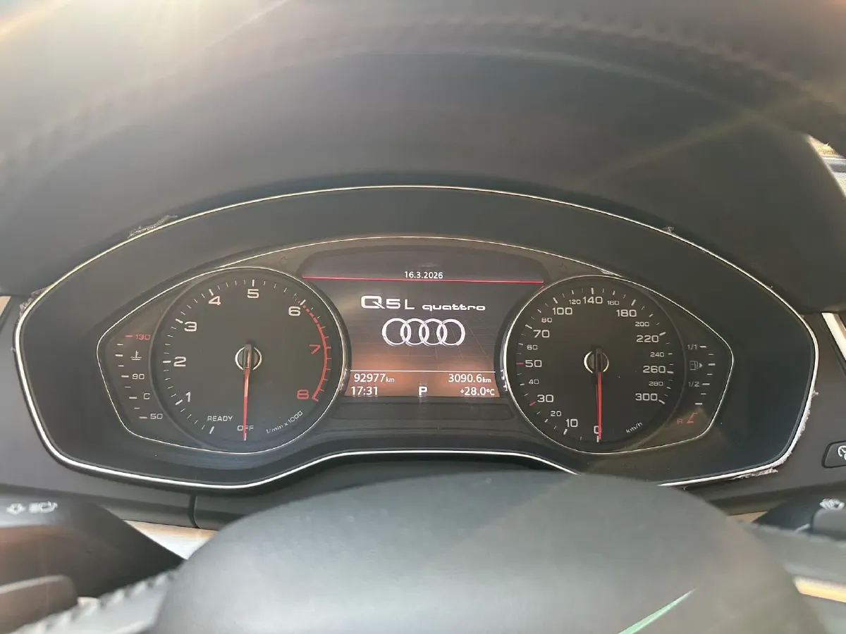 2020 Audi Q5L 2.0T 190HP L4 7DCT,autocango,china used car exporter,china ev exporter,chinese used car exporter,chinese used ev exporter