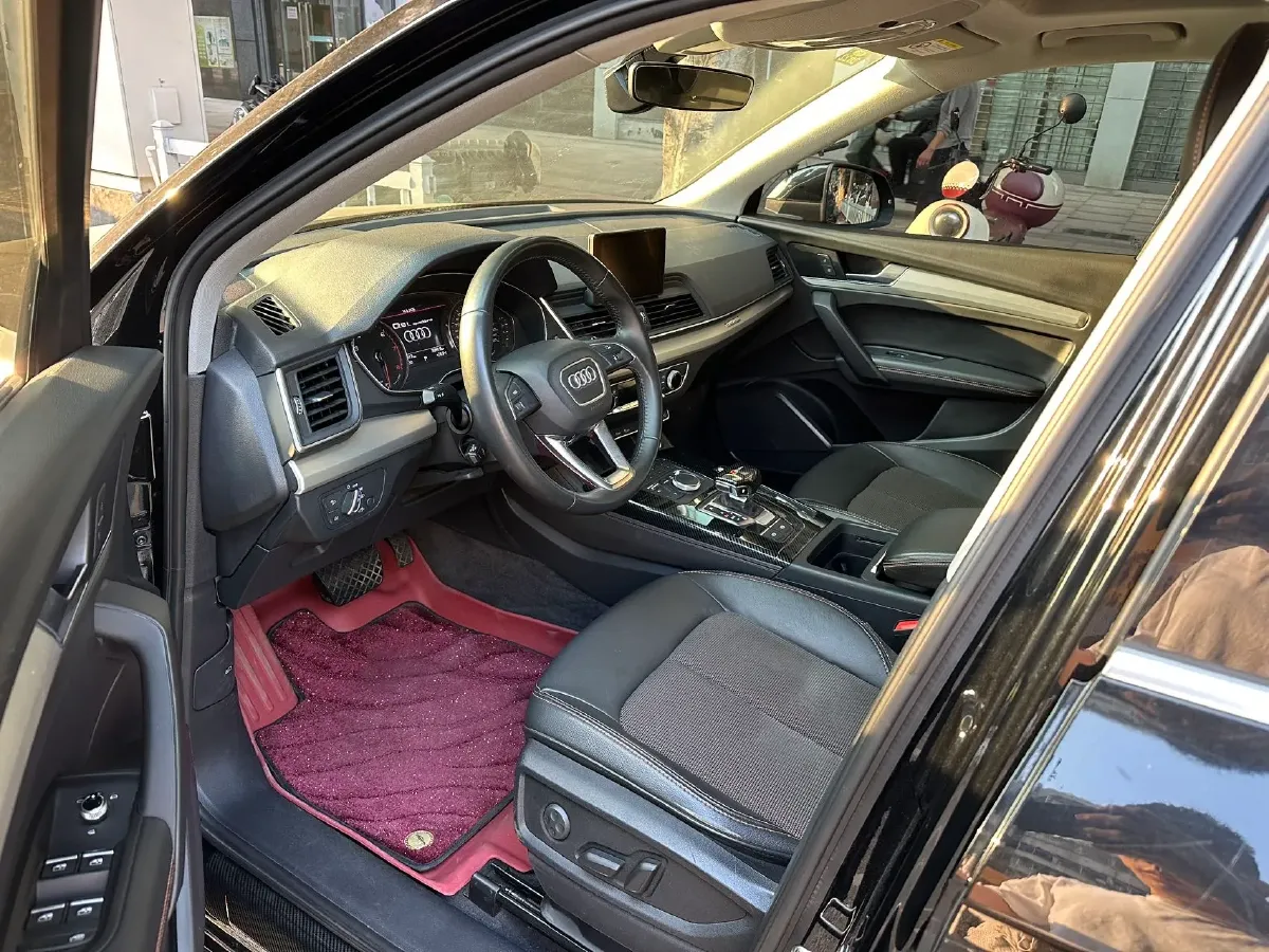 2020 Audi Q5L 2.0T 190HP L4 7DCT,autocango,china used car exporter,china ev exporter,chinese used car exporter,chinese used ev exporter