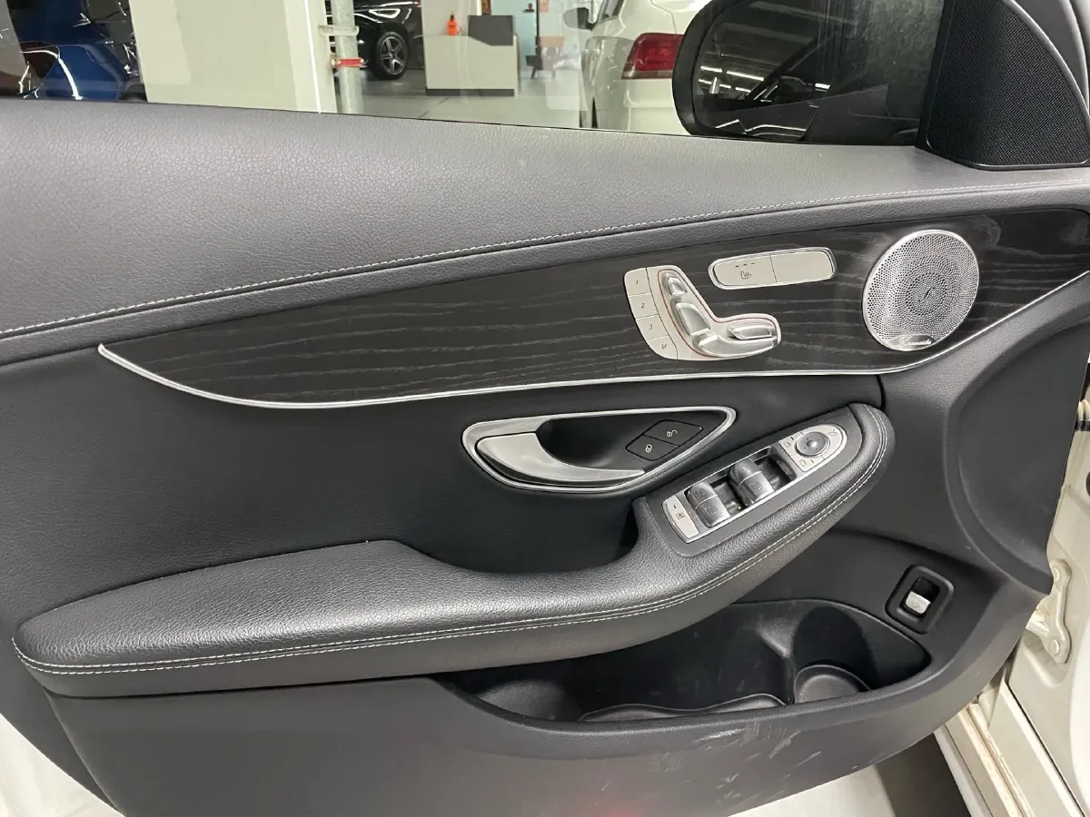 2021 Mercedes-Benz C Class 1.5T 184HP L4 9AT,autocango,china used car exporter,china ev exporter,chinese used car exporter,chinese used ev exporter