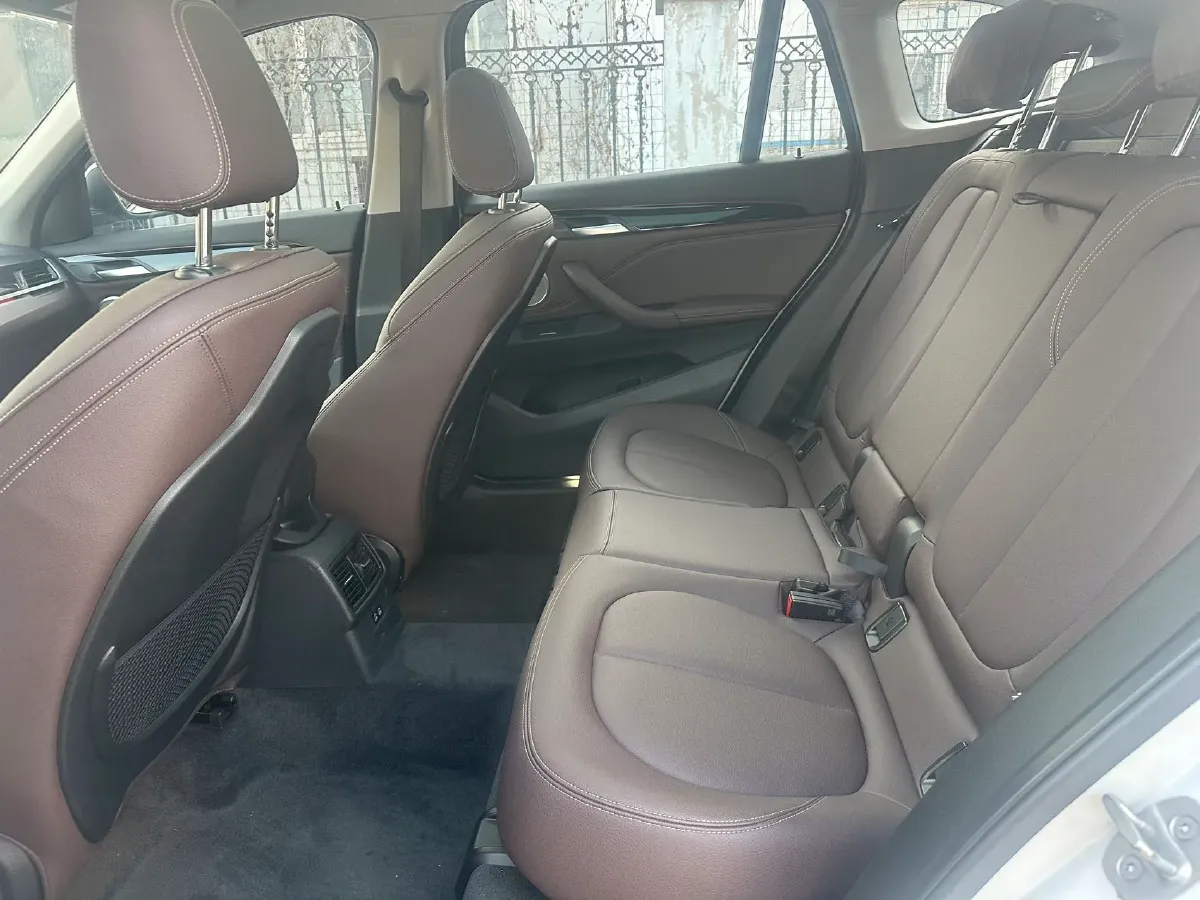 2021 BMW X1 1.5T 140HP L3 7DCT,autocango,china used car exporter,china ev exporter,chinese used car exporter,chinese used ev exporter