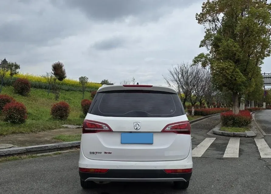 2019 BaoJun 730 1.5T 150HP L4 6DCT,autocango,china used car exporter,china ev exporter,chinese used car exporter,chinese used ev exporter
