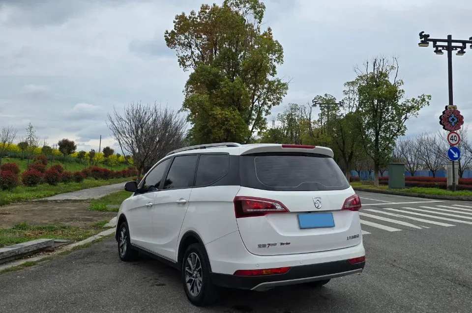 2019 BaoJun 730 1.5T 150HP L4 6DCT,autocango,china used car exporter,china ev exporter,chinese used car exporter,chinese used ev exporter