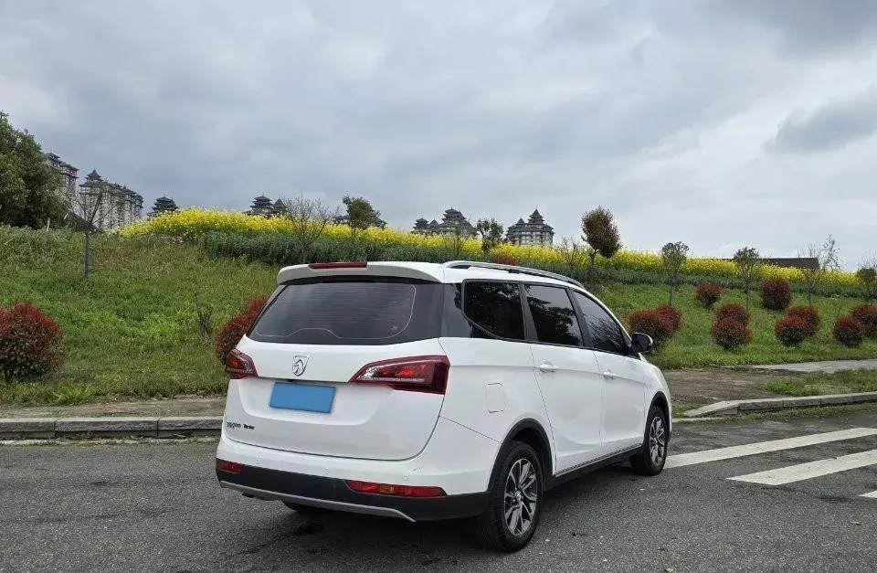 2019 BaoJun 730 1.5T 150HP L4 6DCT,autocango,china used car exporter,china ev exporter,chinese used car exporter,chinese used ev exporter
