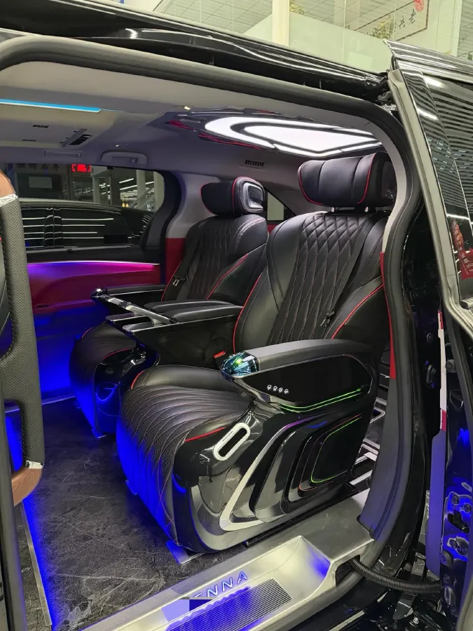 2024 Toyota Sienna 2.5L 189HP L4 E-CVT Hybrid,autocango,china used car exporter,china ev exporter,chinese used car exporter,chinese used ev exporter