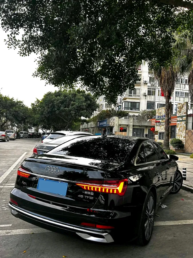 2025 Audi A6L 2.0T 245HP L4 7DCT,autocango,china used car exporter,china ev exporter,chinese used car exporter,chinese used ev exporter